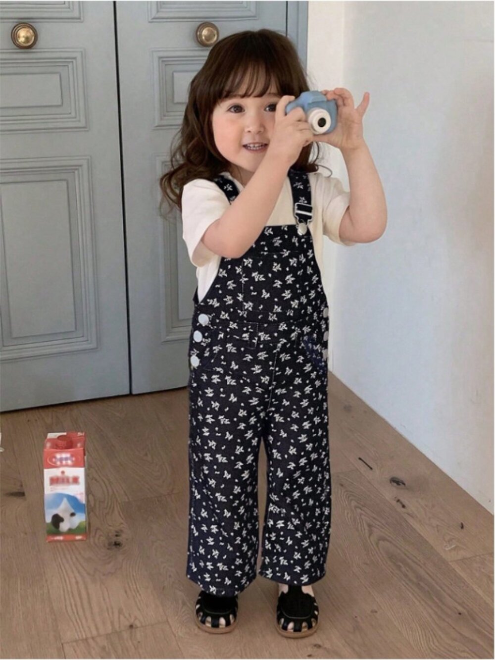 DAZY Baby Girl Floral All-Over Print Casual Bib Overalls Jeans size 18-24 months